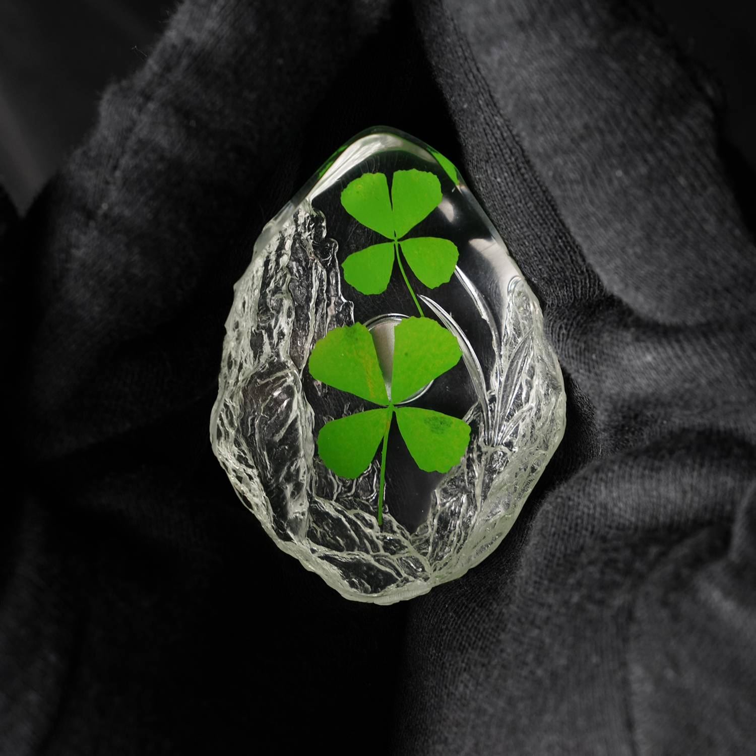 Leaf-shaped fridge magnet (1)